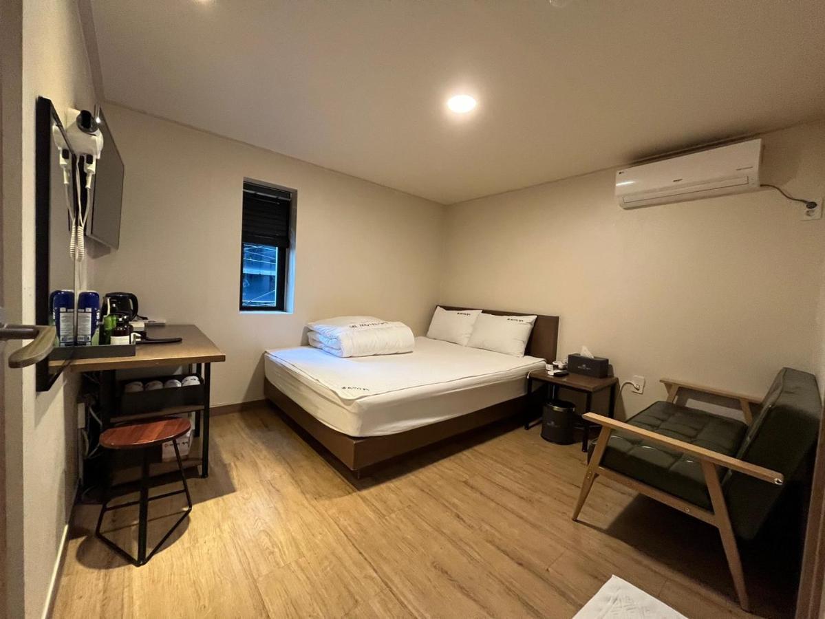 Ssangma Motel Busan Bagian luar foto